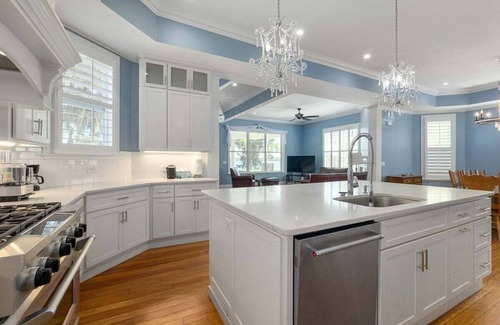 Palatka House | Private Dock, Fishing, Chef's Kitchen-Sleeps 8