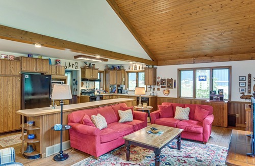 Three Rivers House | Private Dock & Stunning Views: Corey Lake Getaway!