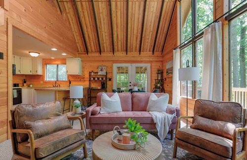 The Woods House | Private Dog-Friendly Fall Foliage Paradise 🍁