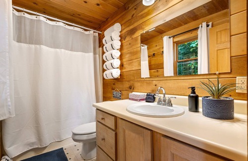 Bethel Cabin | Private dog-friendly lodge with hot tub, mountain views, and fenced-in yard