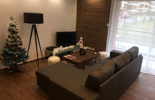 Viry Apartment | Private domain the park