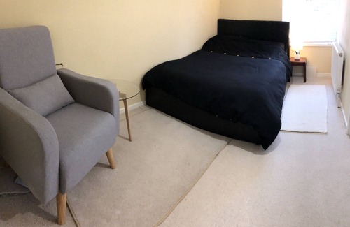 King's Lynn House | Private Double Room With New En-suite Shower Room