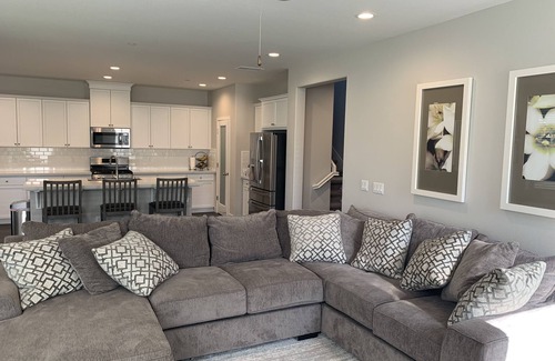 Raisin House | Private downstairs home