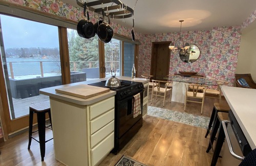 Kewadin Cottage | Private Elk Lake Cottage minutes from Elk Rapids