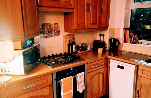 Woodingdean House | Private Entire House - 3 Bedrooms, Garden, Parking