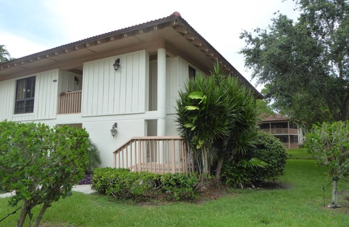 Hunt Club Condo | PRIVATE ENTRANCE - PGA Resort Golf Villa - Water & Golf Views