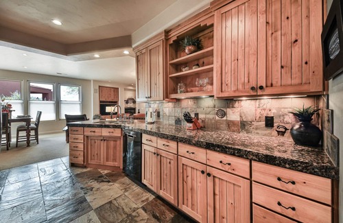 Lava Falls House | Private Entrada Biking/Hike Trails Nearby