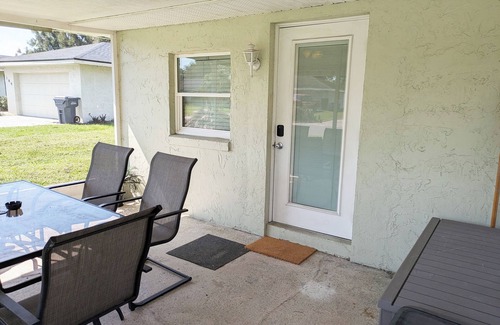 Cypress Gardens Apartment | Private Entrance 1 Bd 1.5 Bath Guest Suite in Cypress Gardens near Legoland