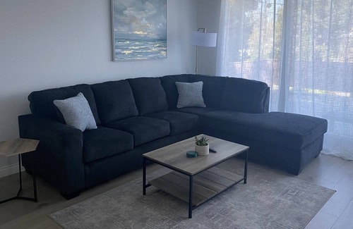 Central Okanagan House | Private entrance 2 bedroom guests suite 5min drive to downtown Peachland.