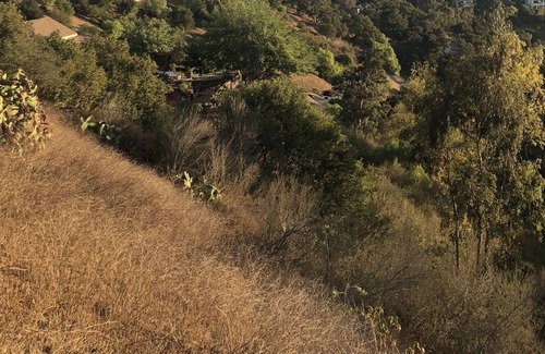 Moorpark Bed & Breakfast | PRIVATE ENTRANCE guest suite, jacuzzi bath, kitchenette, patio, hillsides.