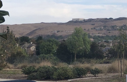 Moorpark Bed & Breakfast | PRIVATE ENTRANCE guest suite, jacuzzi bath, kitchenette, patio, hillsides.