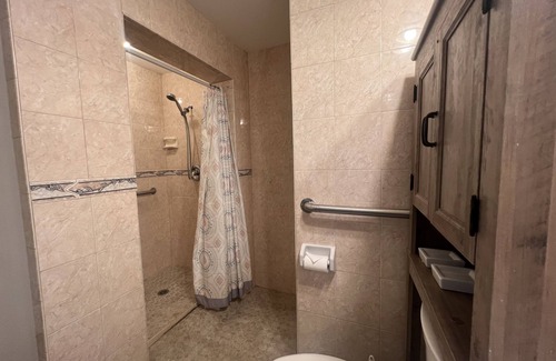 Spring Hill Apartment | Private Entrance Studio(Cheapest in the Region)