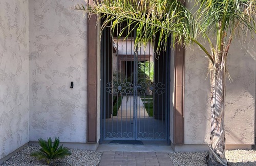 Lines Family Estates House | Private entrance, stand alone Casita with attached bath