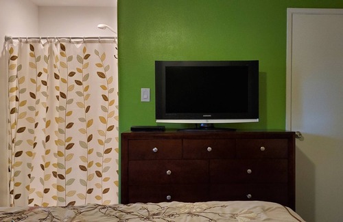 Livermore House | Private Entry Bedroom Near Downtown Livermore
