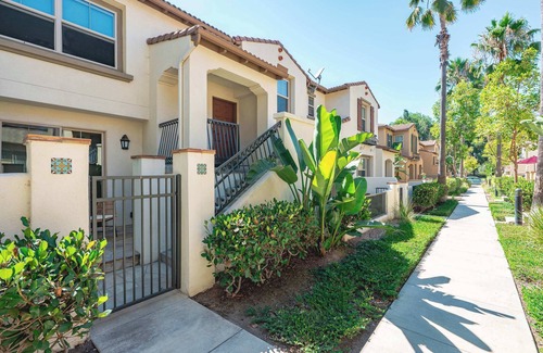 Irvine Industrial Complex-East Apartment | Private Entry Suite w Patio Bath Kitchenette