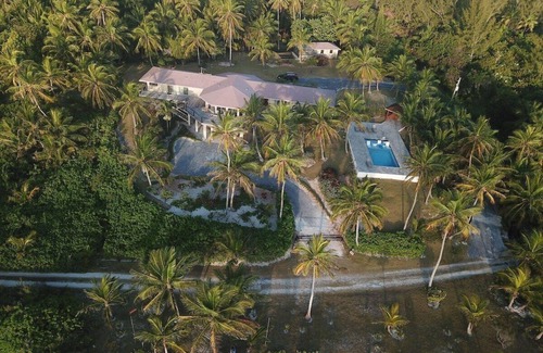 Governor's Harbour House | PRIVATE ESTATE ON PINK SAND BCH WITH PRIVATE POOL, WALK TO REST./BAR.