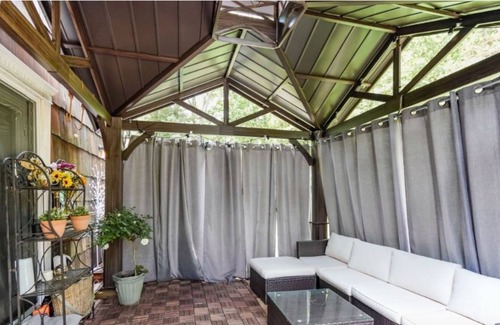 Commack Apartment | Private Estate guest apartment with seasonal outdoor pool