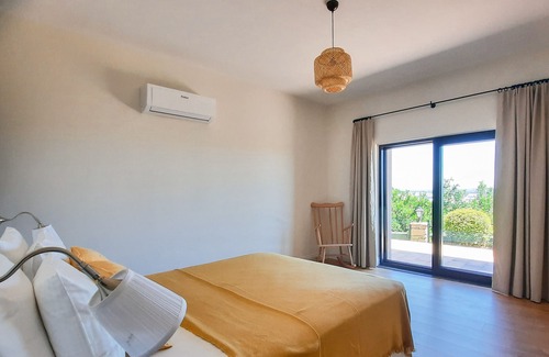 Manavgat Villa | Private estate with expansive living quarters, large garden and pool