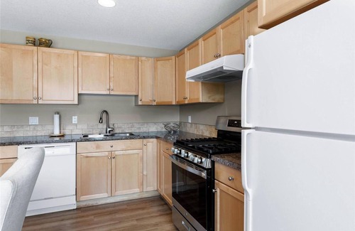 Blind Bay House | Private Executive Lakefront w/Boat Launch and Mooring