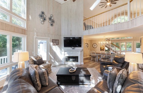 Grand Rivers Condo | Private Executive Suite