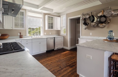 Quidnet House | Private Family Compound With Guest House, Pool, Tennis & Pickleball, Home Gym