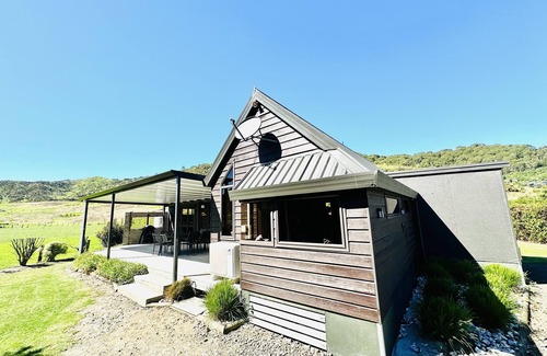 Mahia House | Private family friendly slice of paradise- ready for you to enjoy.