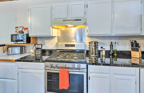 Nevada City House | Private Family Getaway: Walk to Scotts Flat!
