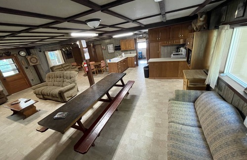 Howard Cabin | Private family lodge on 42 serene acres- 15 minutes to Penn State- Centre County