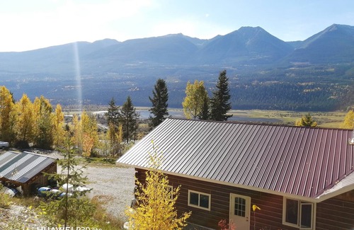 Golden Cabin | Private Family Log Home