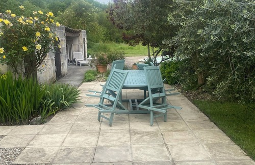 Nieul le Virouil House | Private family retreat, 30 mins from beach. Bordeaux and Cognac 45 mins. Pool.