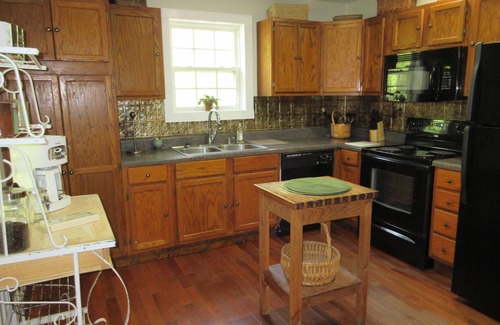 Mentone Cabin | ❤️PRIVATE FAMILY RETREAT! SLEEPS 6! TRAILS, FIREPIT, FISHING POND, & MORE ❤️