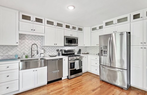 Terry Sanford House | Private Fayetteville Getaway Minutes to Downtown!