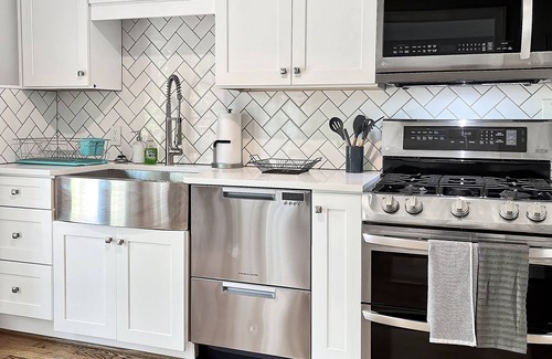 Terry Sanford House | Private Fayetteville Getaway Minutes to Downtown!