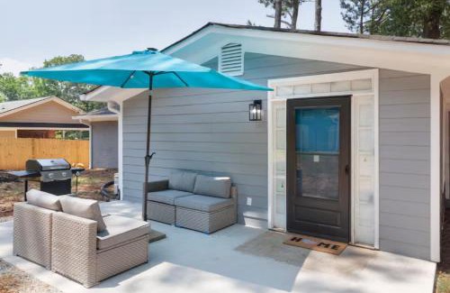 Marietta House | Private Fenced Yard Near Truist Park and ATL
