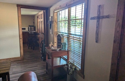 Anderson County House | Private Fishing on Longhorn Ranch with Beautiful Views sleeps 6