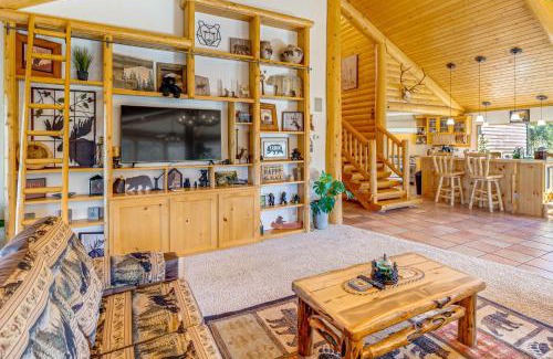 Florissant House | Private Fishing Pond Mtn-View Home in Florissant!