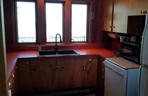 Lakeside House | Private Flathead Lake House with unobstructed views into Glacier Park
