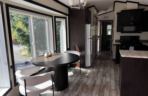 Courtenay Cabin | Private Forest Cabin