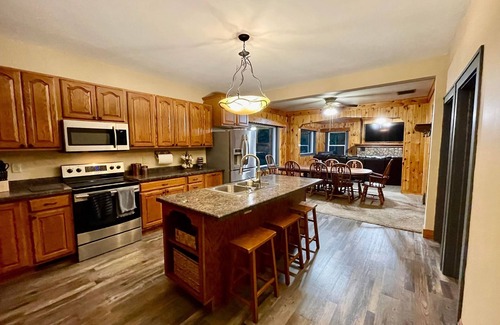 Cornell Cottage | Private Full-Home Retreat on the Secluded Boney Falls Basin