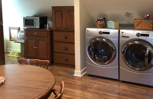 College Hill Apartment | Private fully functional apartment w/easy access to local activities