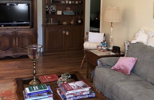 College Hill Apartment | Private fully functional apartment w/easy access to local activities