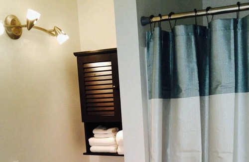 Noddin House | Private fully furnished Guest house w/ pool