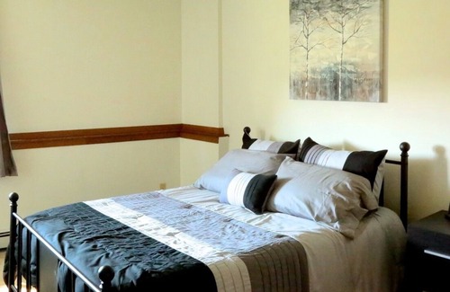 Lamberton Apartment | Private Furnished Apartment - Long & Short Stay