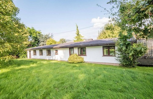 Llanbedr-dyffryn-clwyd Cottage | Private Garden Cottage with lovely views and a large garden.