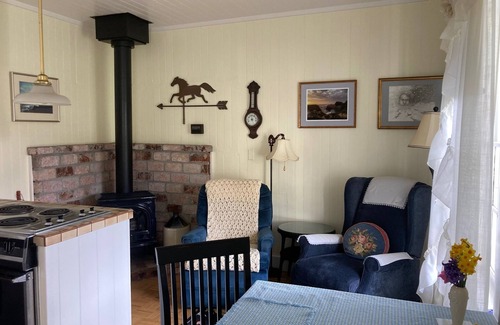 Mendocino Cottage | Private Garden Cottage In Mendocino's Historic Preservation District