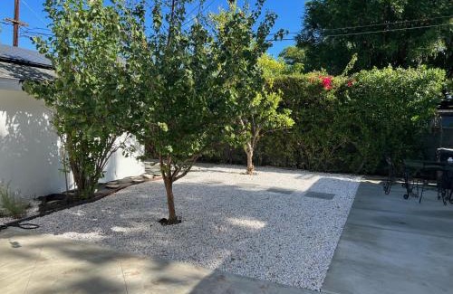 Lake Balboa House | Private gated 1bed & 1bath amazing for 2 in Los Angeles near Universal studio & Hollywood