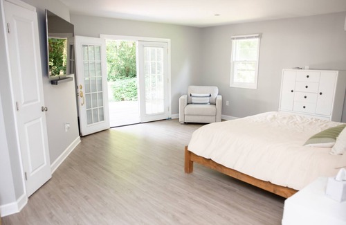 Bethlehem House | Private, gated country home with outdoor pavilion & EV charger - dog-friendly