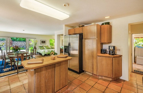 Waimanalo House | PRIVATE, GATED ESTATE steps away from the beach - and paradise!