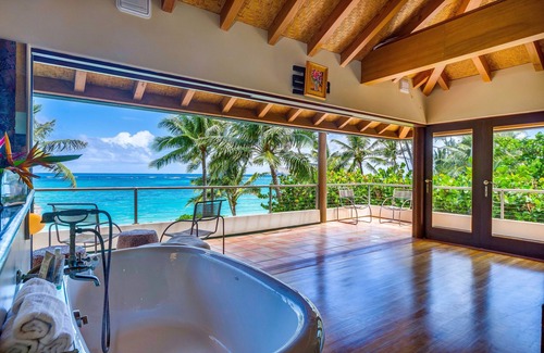 Waimanalo House | PRIVATE, GATED ESTATE steps away from the beach - and paradise!