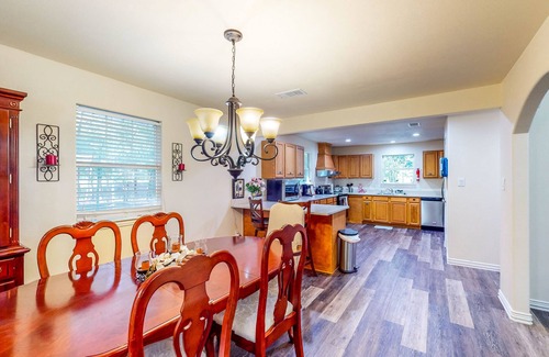 Gordonville House | Private gated home on 5 acres near Lake Texoma with dog-friendly yard & firepit